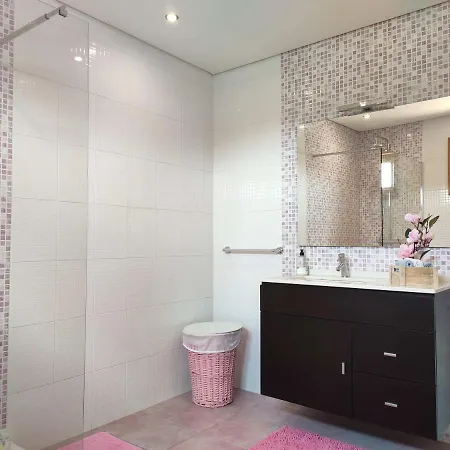In - 4 Bedroom House With Private Pool * Vagos