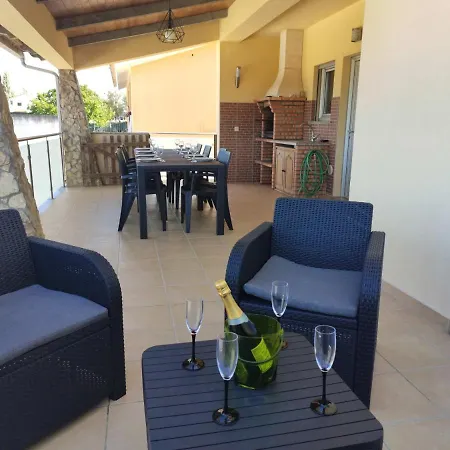 Konukevi In - 4 Bedroom House With Private Pool